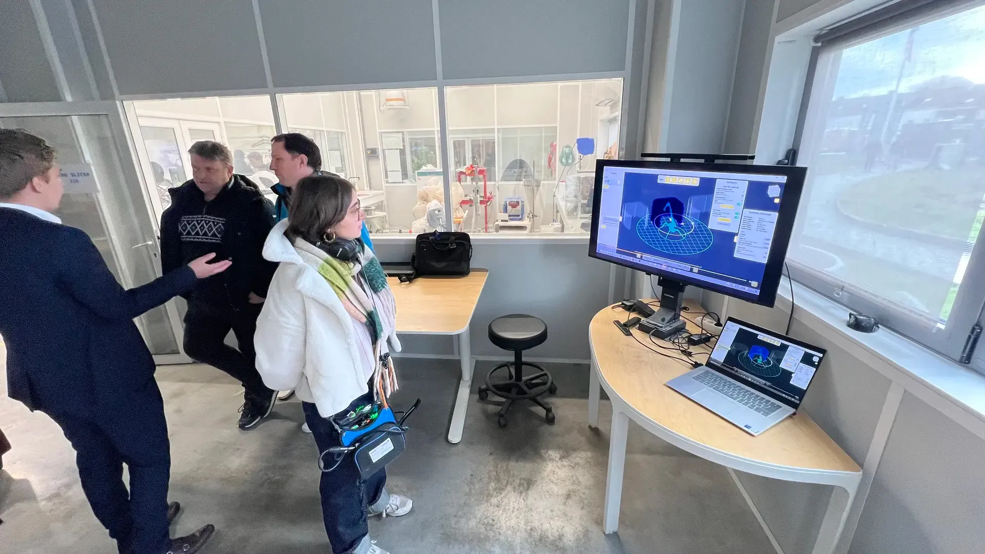 Demonstration of the new slicer by Victor Paternoga